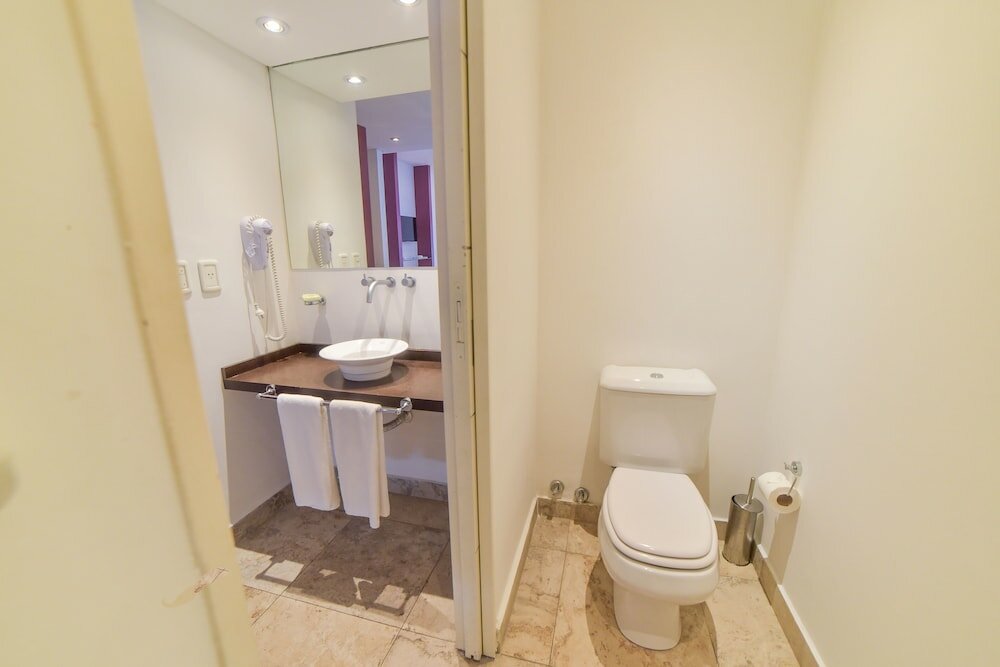 Фото Bens Downtown Apartments