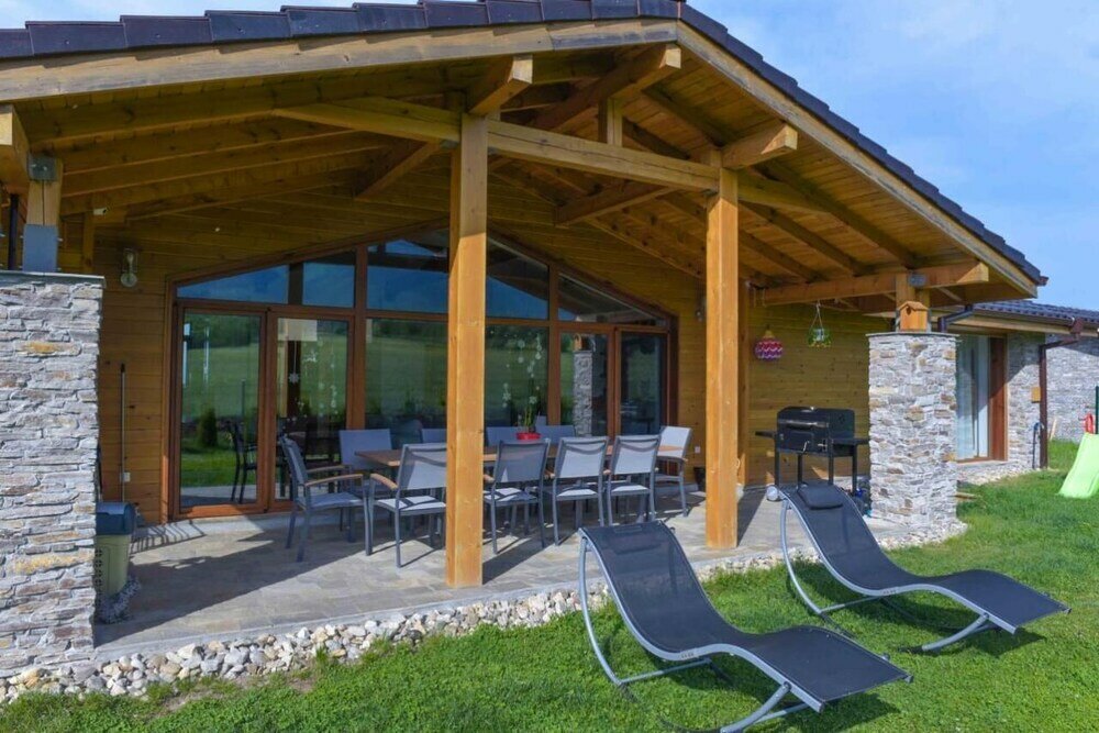 Фото Luxurious Chalet near Pirin Golf Resort