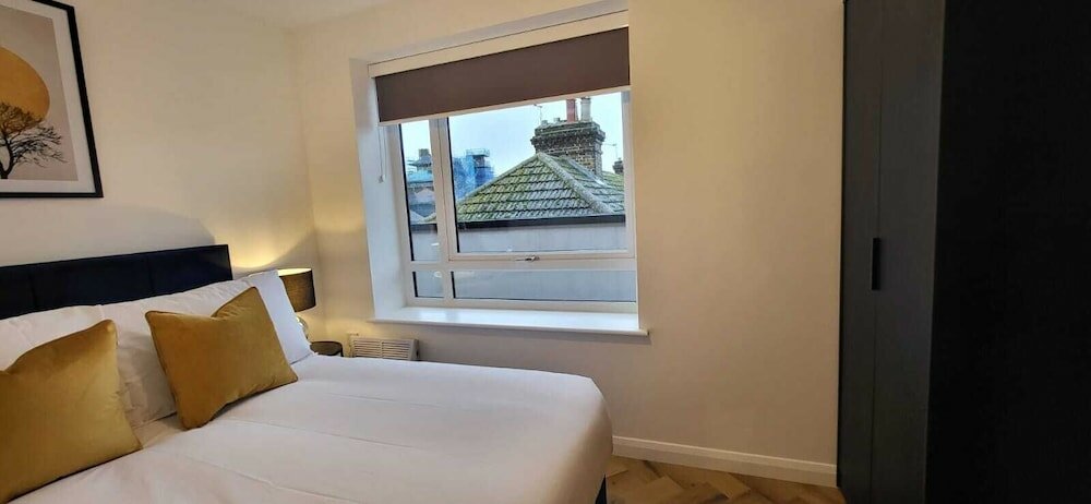 Фото Hybrid Resi - Mitcham