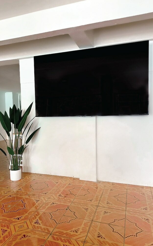 Фото Montana Hotel & Hostel Phuket