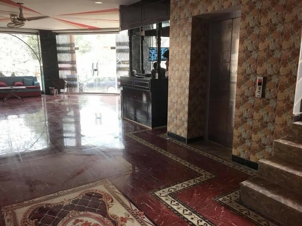 Фото Al Harmain Restaurant