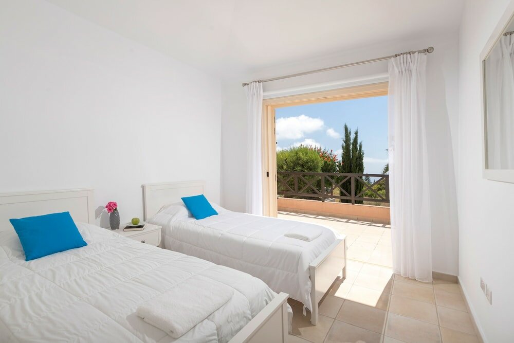 Фото Resitour - Perneri Villas