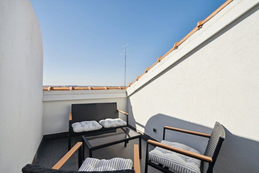 Фото Limehome Madrid Calle de Santa Ana