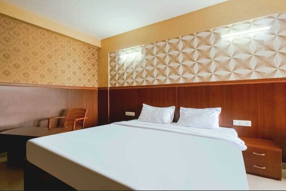 Фото Mysore Mayflower Hotel