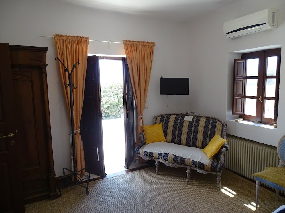 Фото Monolithos Villa