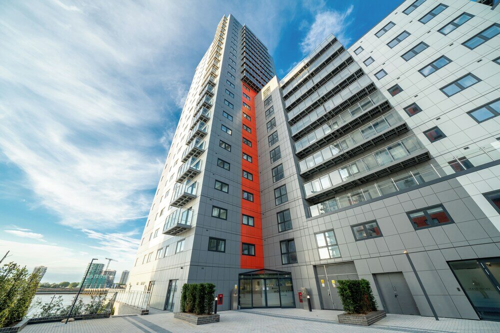 Фото Skyvillion - Woolwich 2-Bed Apartments