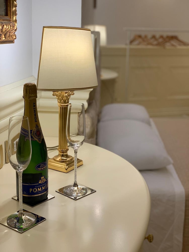 Фото Simon's Guest House