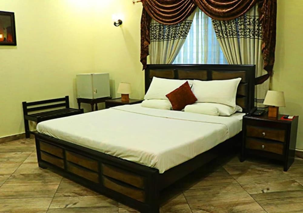 Фото La-Taska Motel