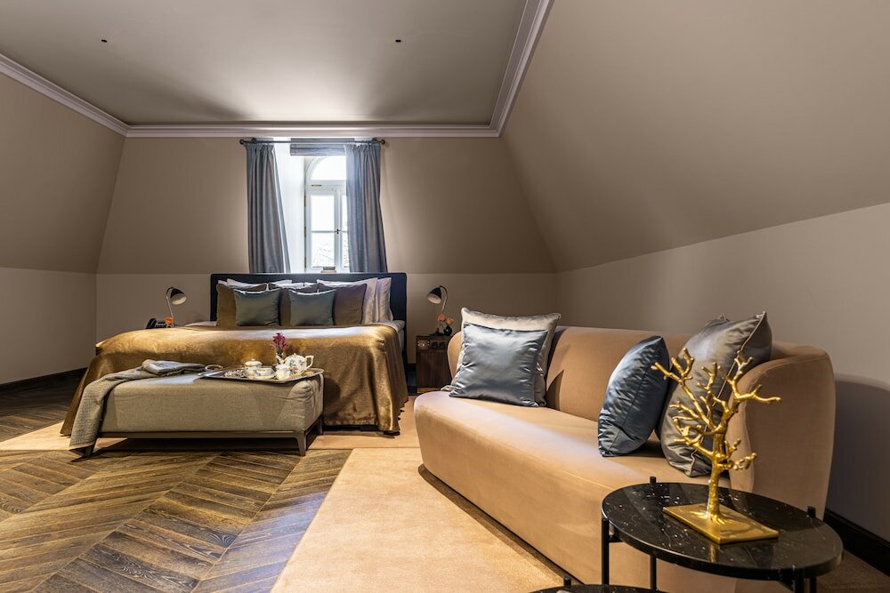 Фото Botaniq Castle of Tura