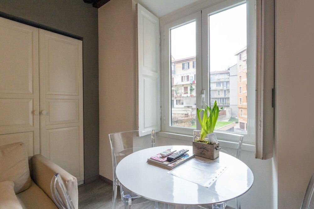 Фото Milano Apartments - Navigli Porta Genova