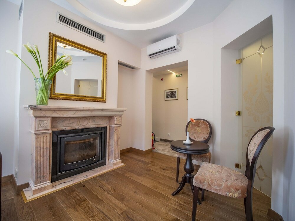 Фото The Moon Boutique Hotel