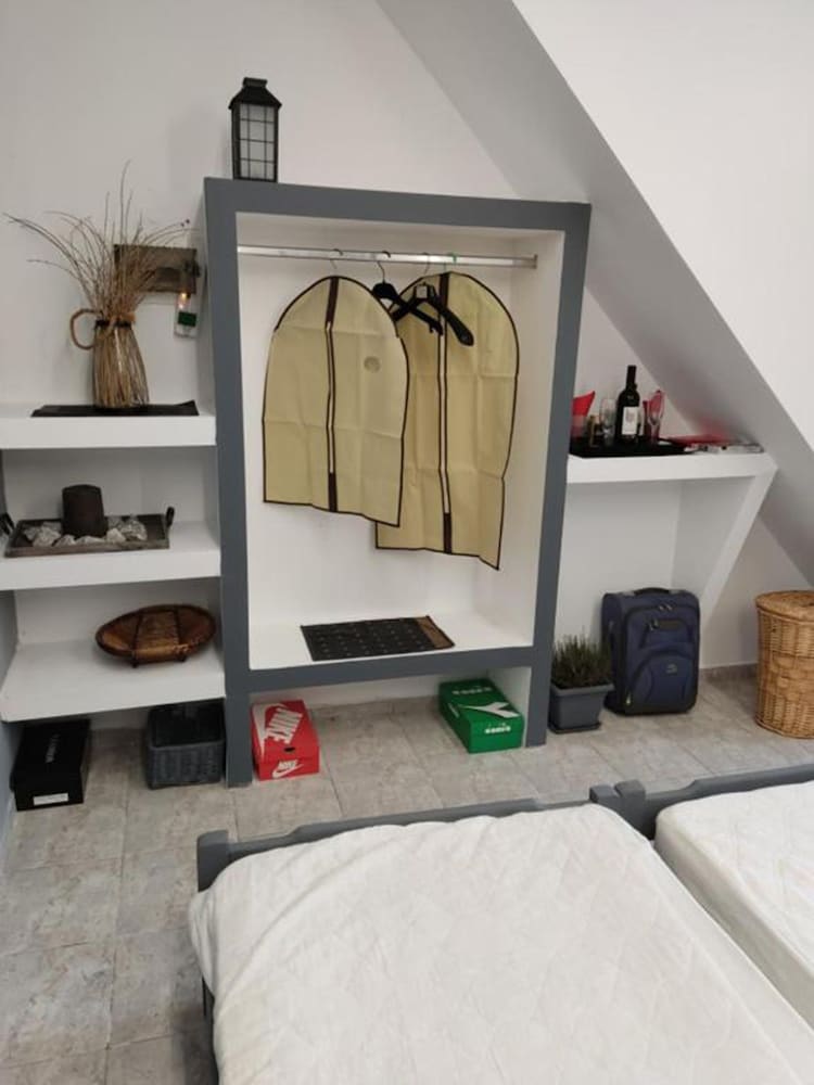 Фото Skiathos Petite Apartments