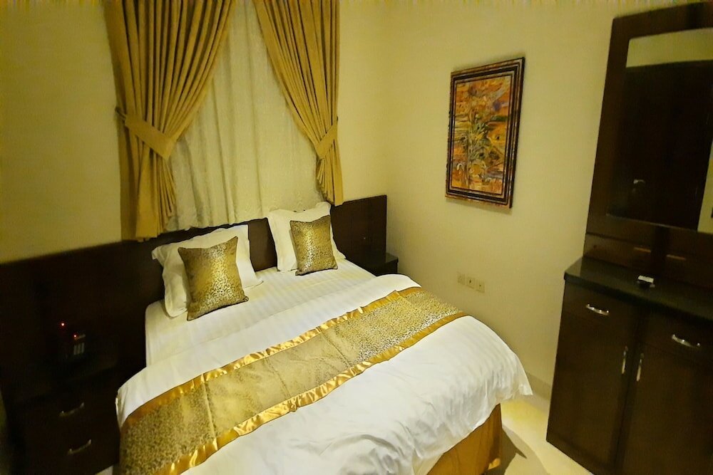 Фото The Blue Rose Hotel - الورده الزرقاء للوحدات السكنيه