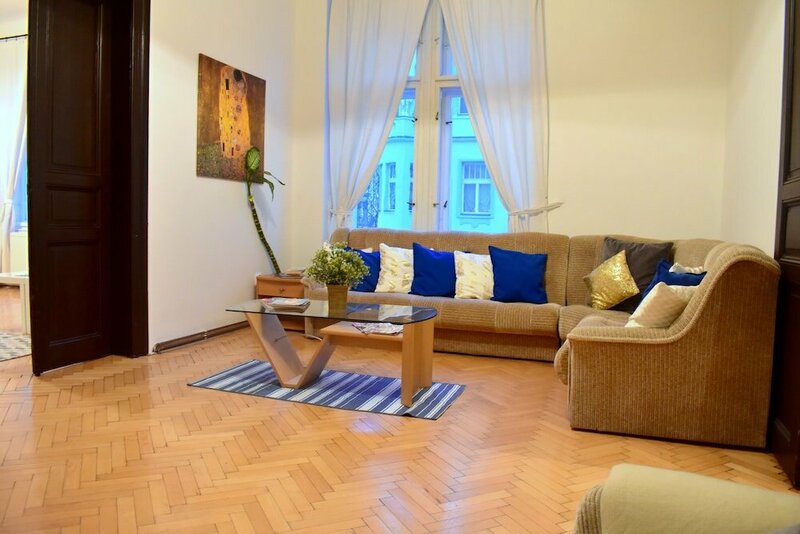 Гостиница Peaceful - Central residence home в Праге