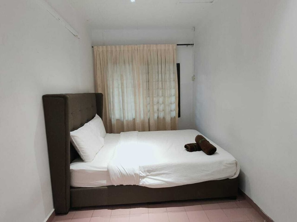 Фото Malacca Town Tranquerah Cluster Home