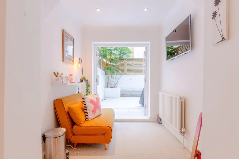 Фото Stylish 1 Bedroom Apartment in Pimlico With Lovely Garden