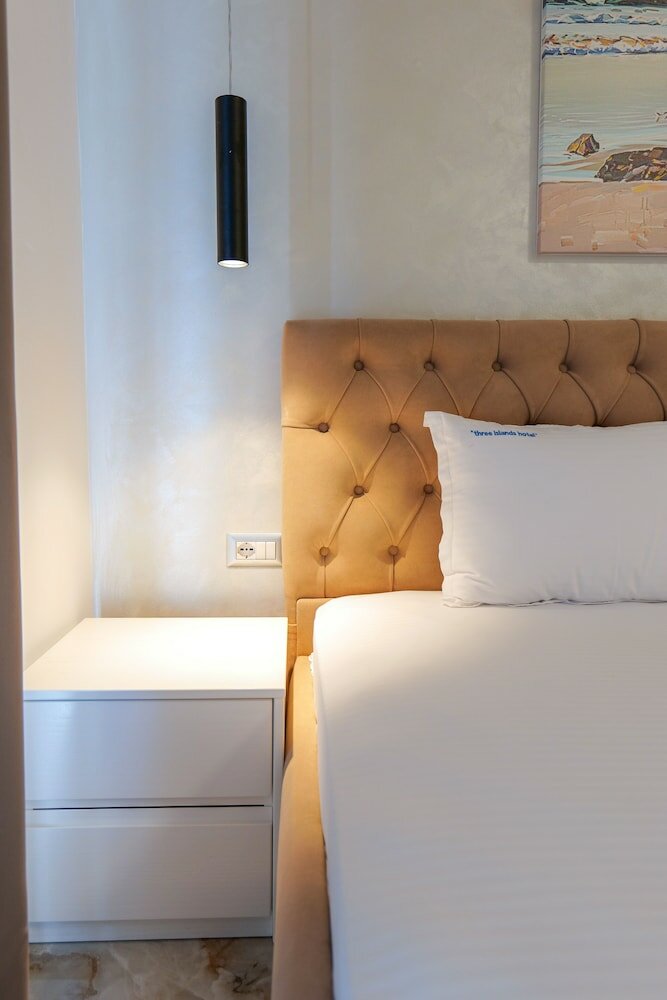 Фото 3 Island Hotel