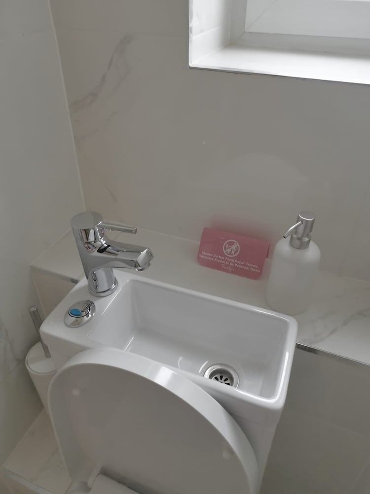 Фото Umbrella Properties Woolwich London