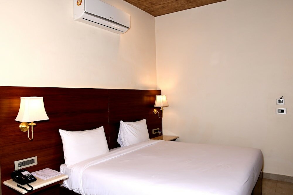 Фото Mastiff Villa Camellia - A Tea Estate Hotel