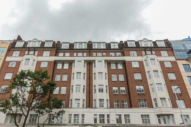 Гостиница HighSt Kensington Studio - BaseToGo в Лондоне