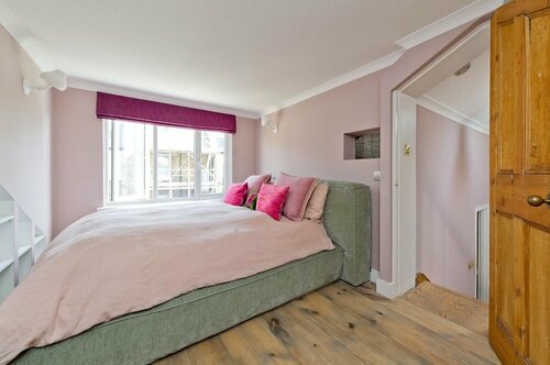 Гостиница 3 bed House in Fulham в Лондоне