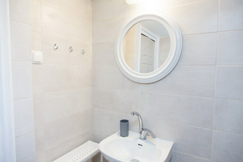 Фото Brand new apt in central Athens