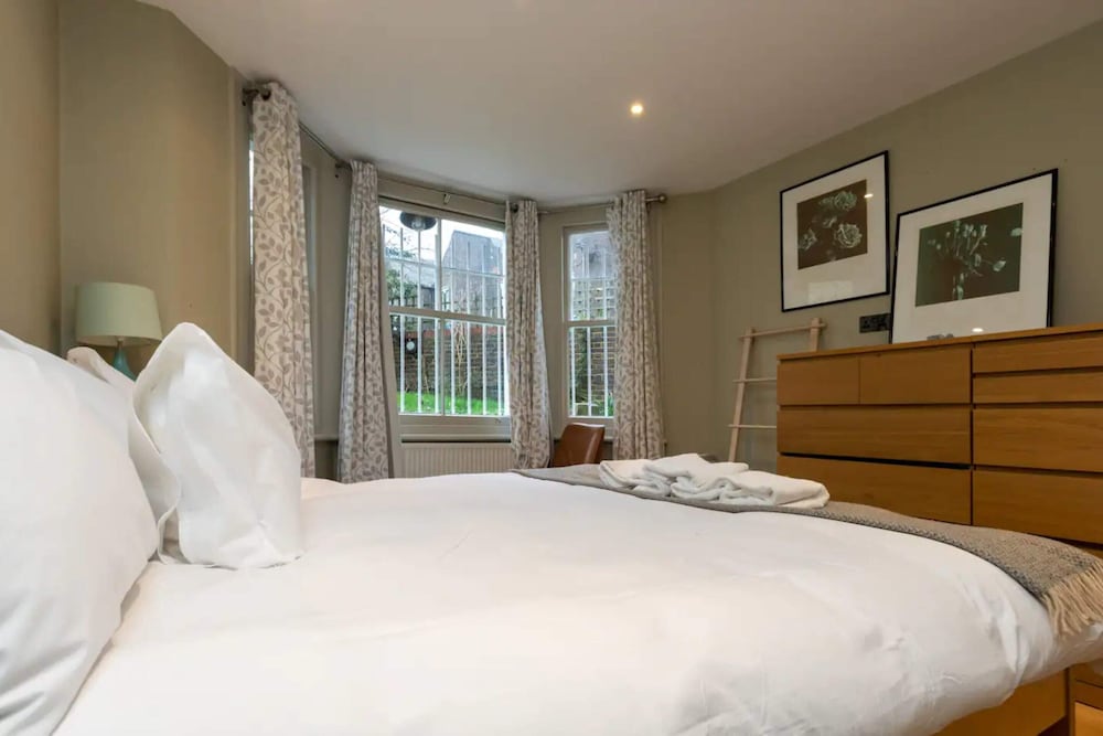 Фото Snug 2bd Flat in Ladbroke Grove