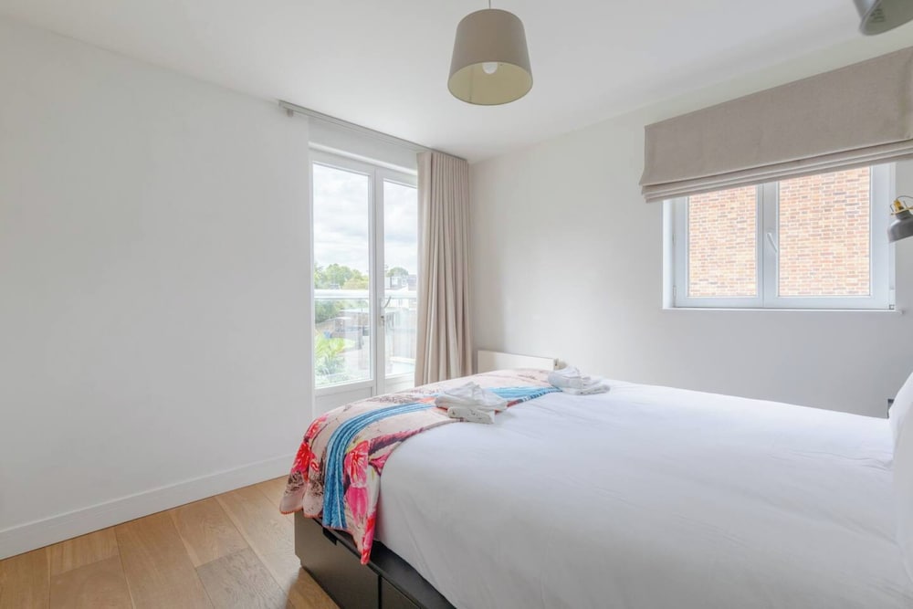 Фото Chic & Contemporary 3bd Flat - Barnes!