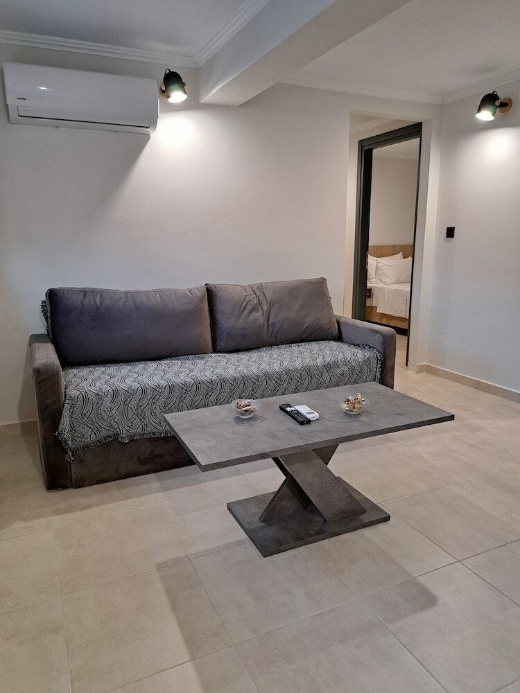 Фото Rafkon Luxury Apartments - Myrina