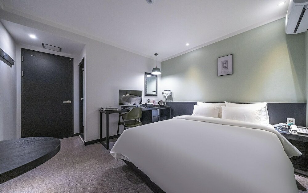 Фото Bucheon Renee