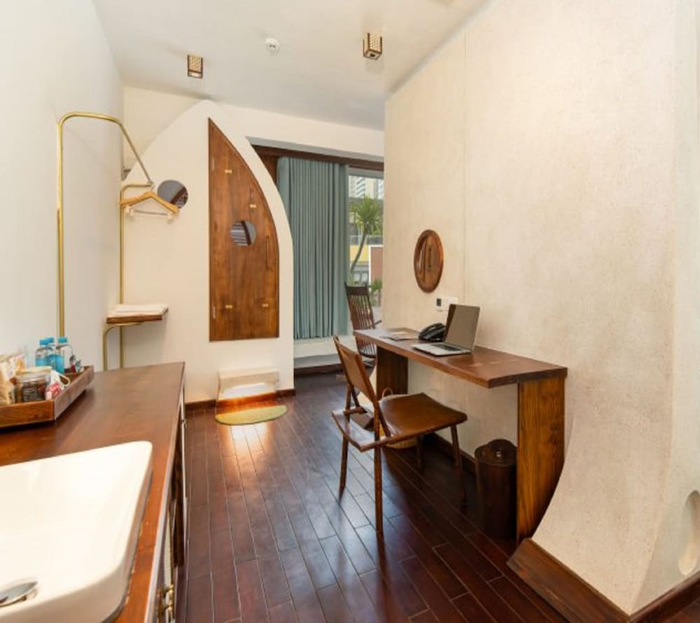 Фото Le Bouton Hotel