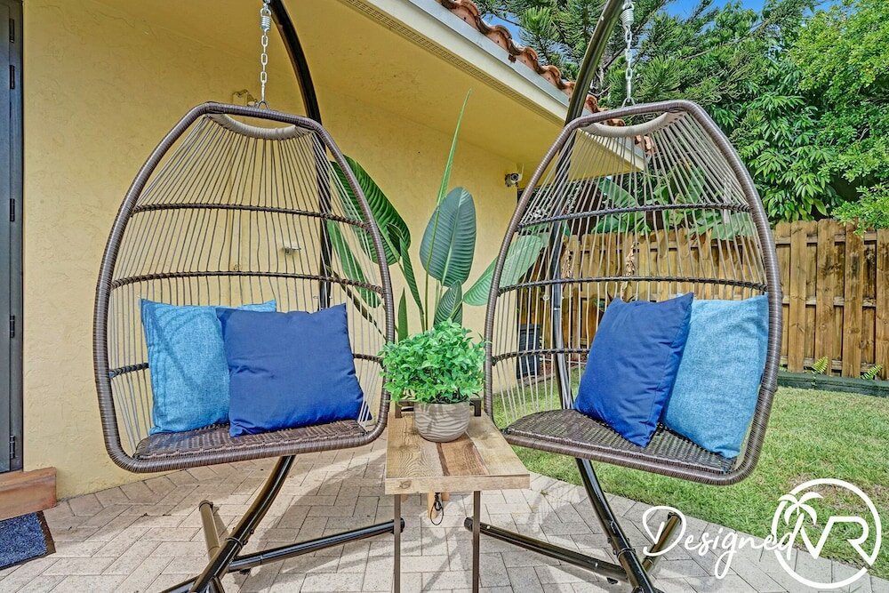 Фото Stunning Waterfront 3br with Heated Pool