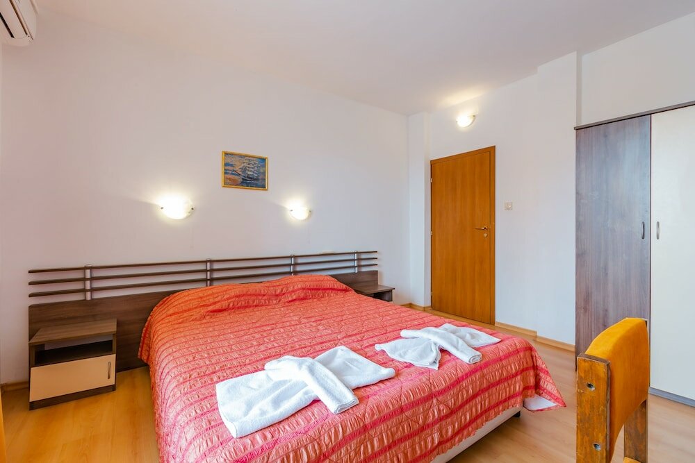 Фото Comfort Double Room in Dafinka Guest House