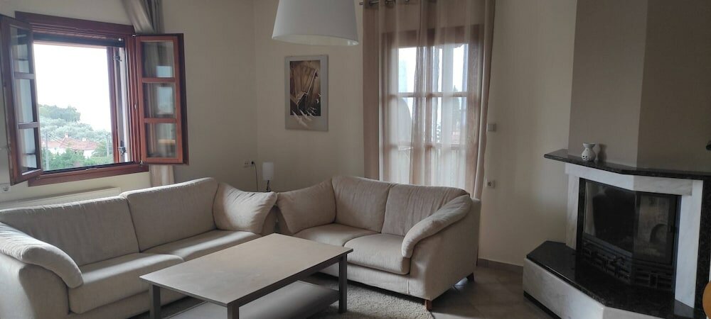 Фото Gorgeous 3 bedrooms Apartment in Pilio