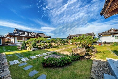 Гостиница Gyeongju Wadamjung Hanok Pension в Кенджу