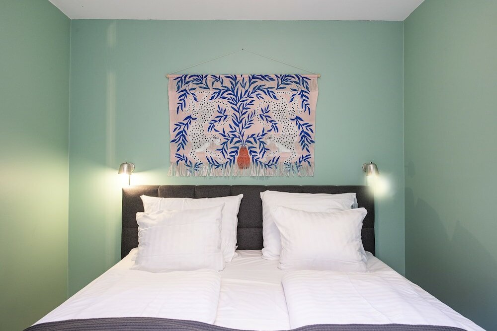 Фото The Churchill 4 - Into This Place