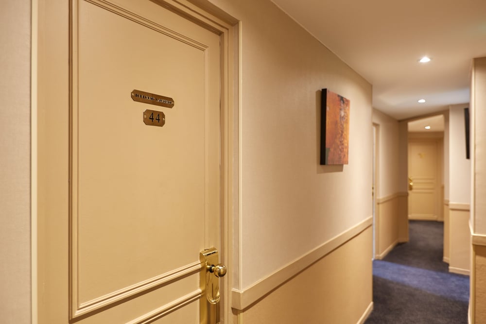 Фото Hôtel Raspail Montparnasse