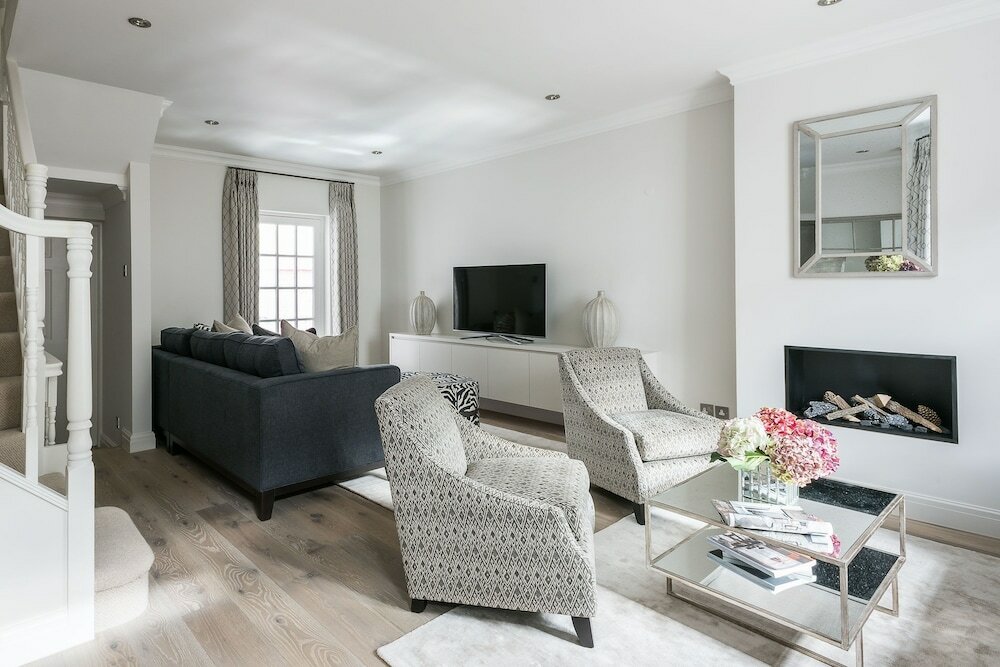 Фото Ultra luxurious London home for 5-7