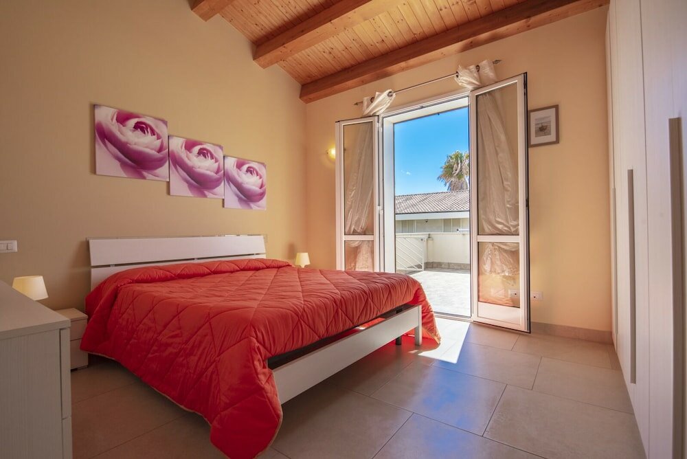 Фото Villa Tonnara 50m dal mare