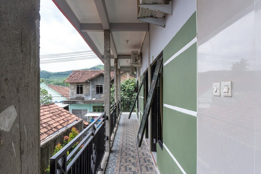 Фото RedDoorz @ Wr Supratman Pacitan