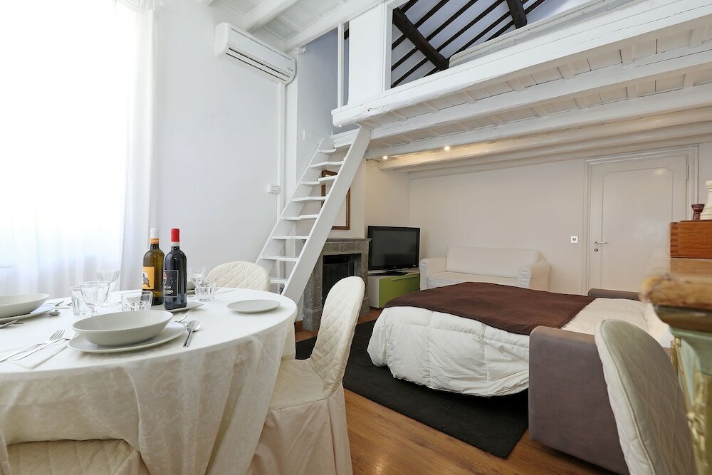 Фото Monserrato Apartment