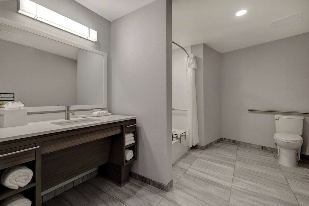 Фото Home2 Suites by Hilton Petaluma