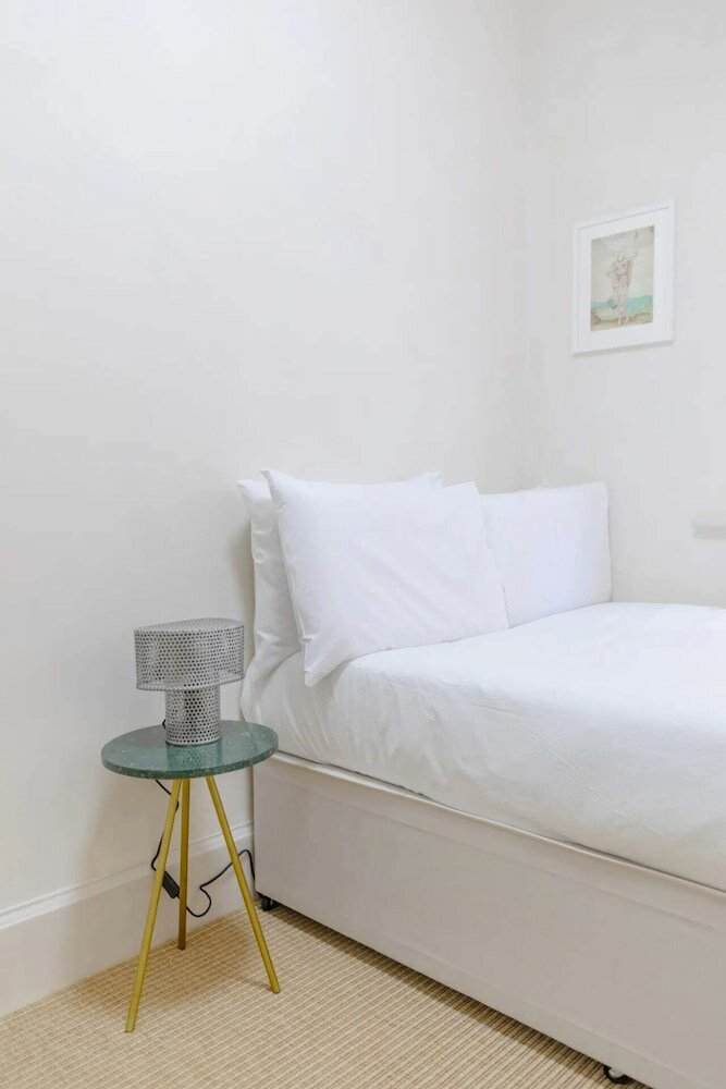 Фото Stylish 2bd Flat - 5 Minute Walk to Notting Hill!