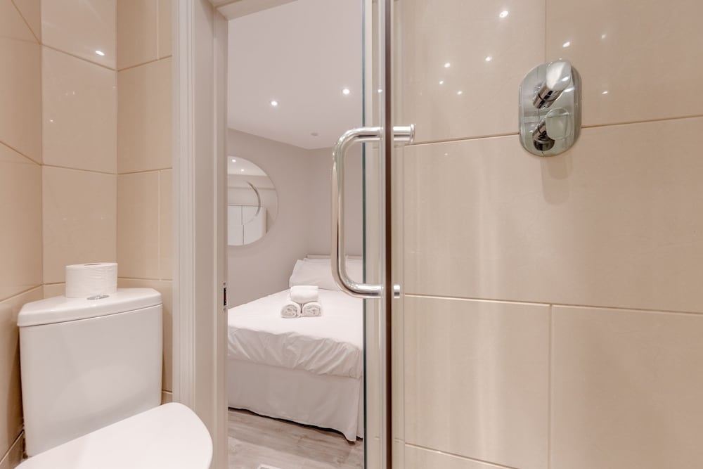 Фото Central 2 Bedroom Flat Near Hyde Park