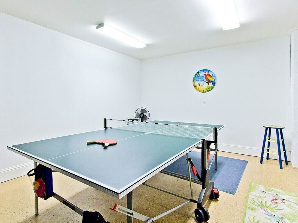 Фото 5 Oclock Somewhere