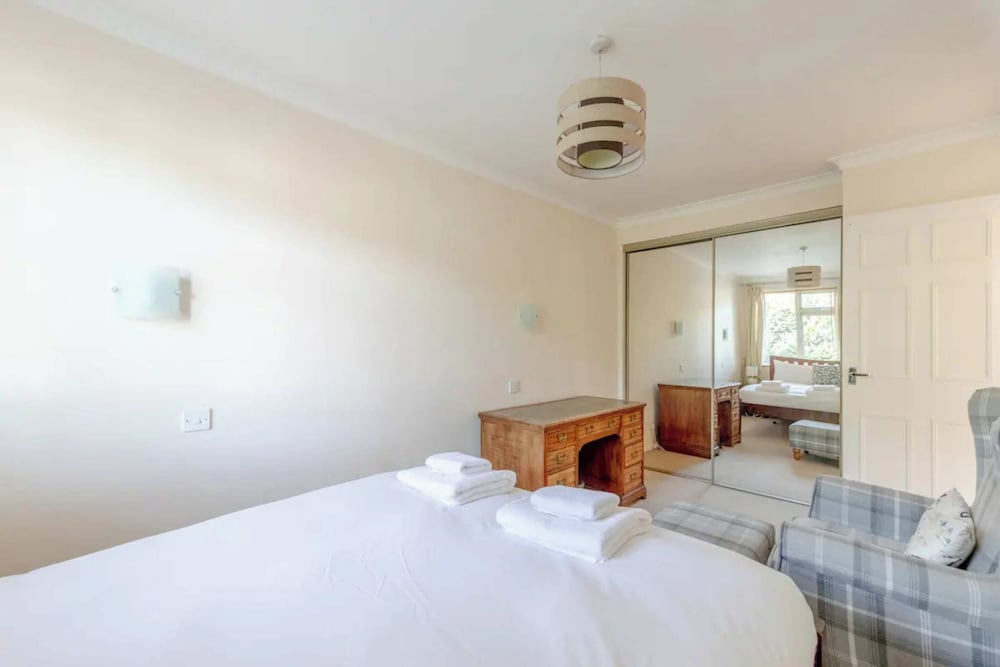 Фото Lovely 3bd Family Home With Garden - North Sheen