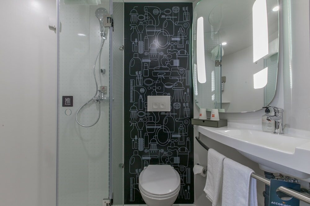 Фото Ibis Wuhan Hubu Alley Hotel