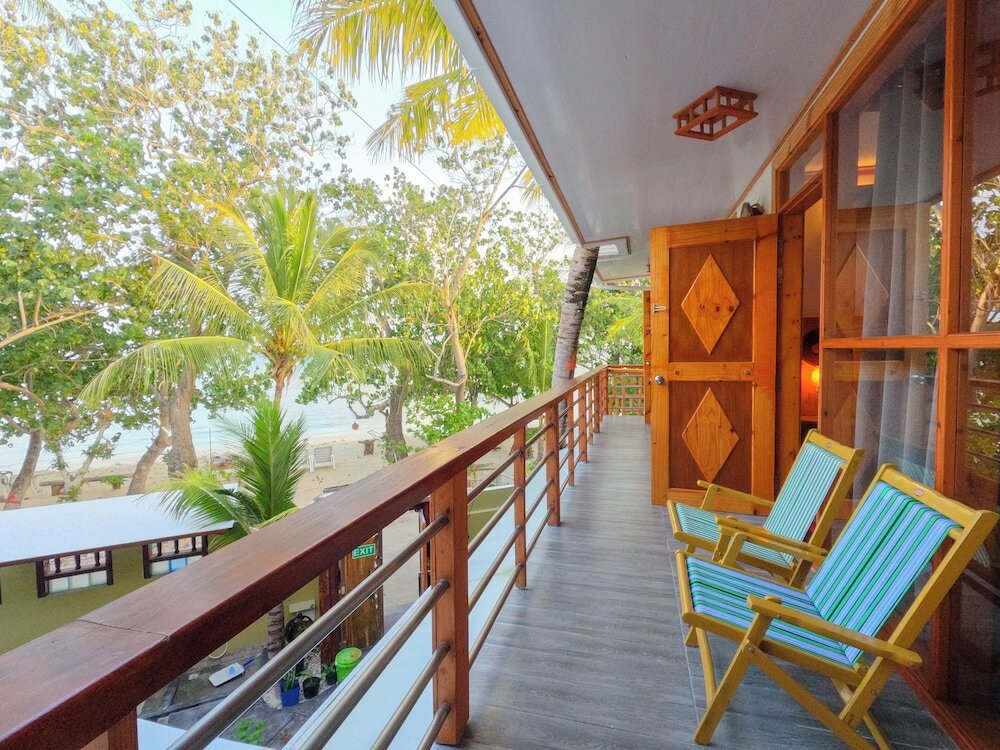 Фото Dhamana Beach