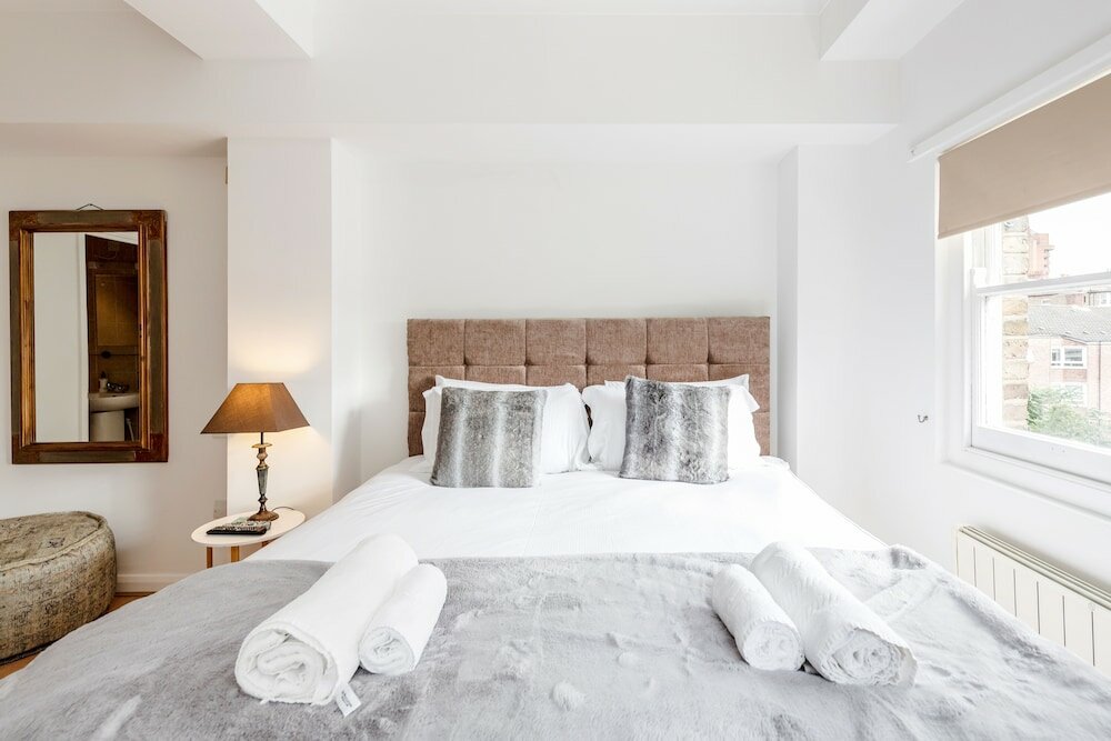 Фото Kings Road Apartments