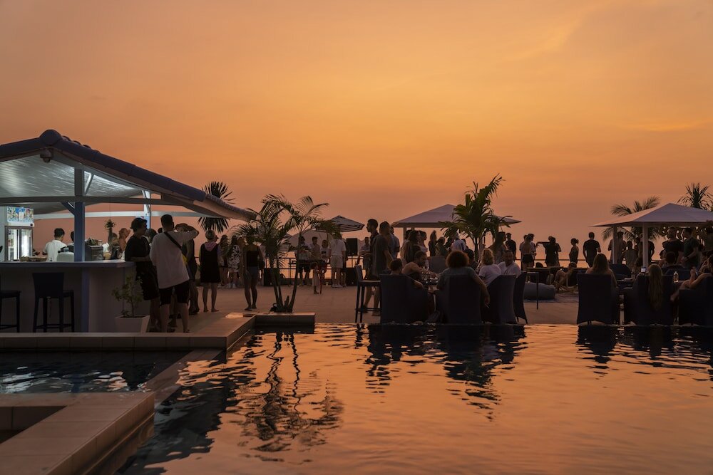 Фото Baan Jai Dee Beach Front Hotel